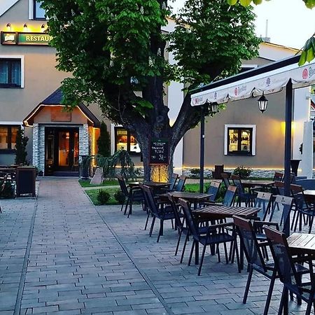 Krupka Hotel & Restaurant Pod Kastany מראה חיצוני תמונה
