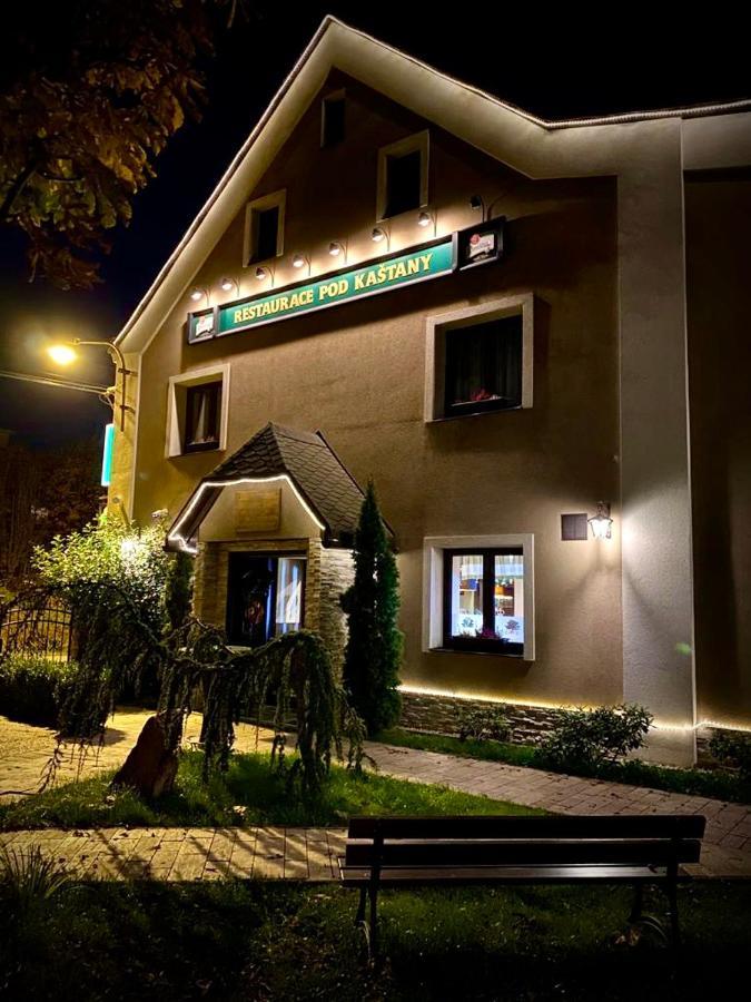 Krupka Hotel & Restaurant Pod Kastany מראה חיצוני תמונה