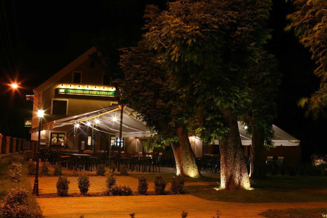 Krupka Hotel & Restaurant Pod Kastany מראה חיצוני תמונה